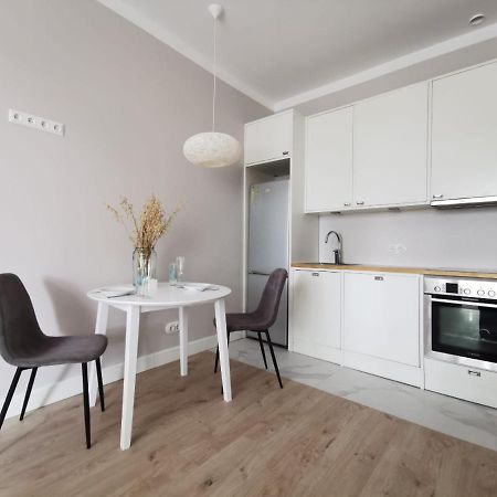 Tolstoi Scandinavian 1 Bedroom Apartment + Free Parking Tartu Exteriör bild