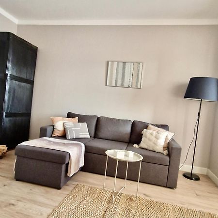 Tolstoi Scandinavian 1 Bedroom Apartment + Free Parking Tartu Exteriör bild