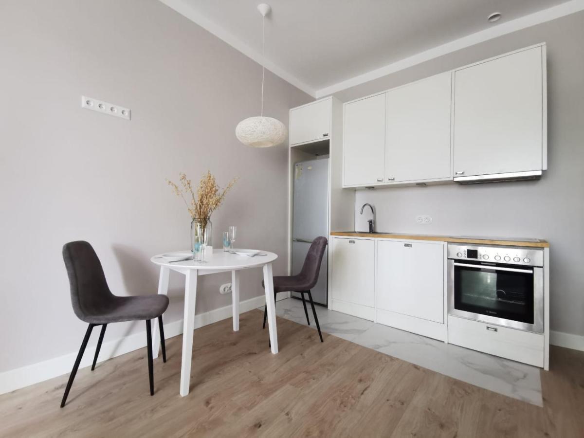 Tolstoi Scandinavian 1 Bedroom Apartment + Free Parking Tartu Exteriör bild